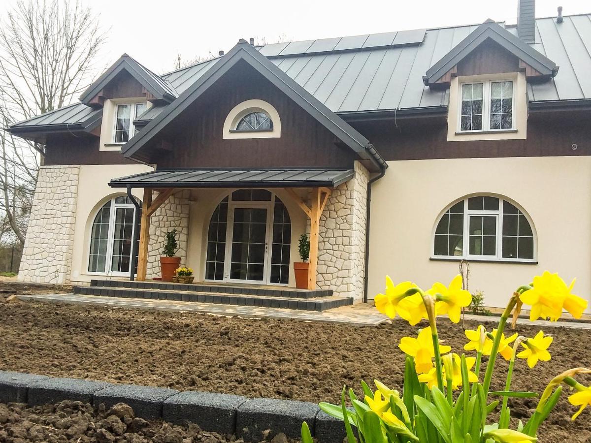 Dworek Akacja Uslugi Hotelarskie Janowiec Exterior foto