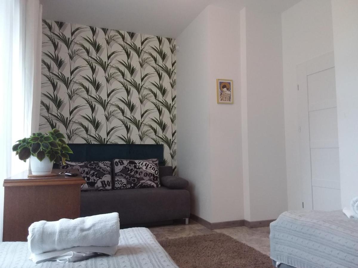 Dworek Akacja Uslugi Hotelarskie Janowiec Exterior foto